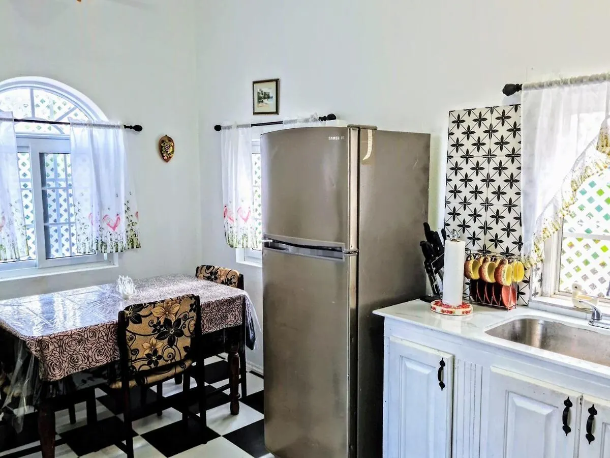 Holiday home Vista Azul - Garden View Apartment With Beach Access Cornwall Barracks